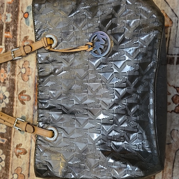 Micheal Kors Purse  metallic silver - Picture 5 of 5